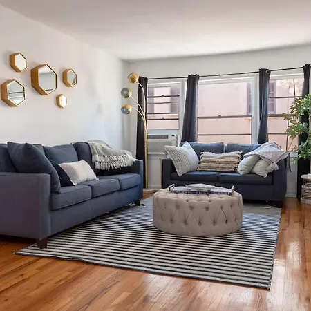 Luxe 1-Bedroom Apartment W/ Hot Tub